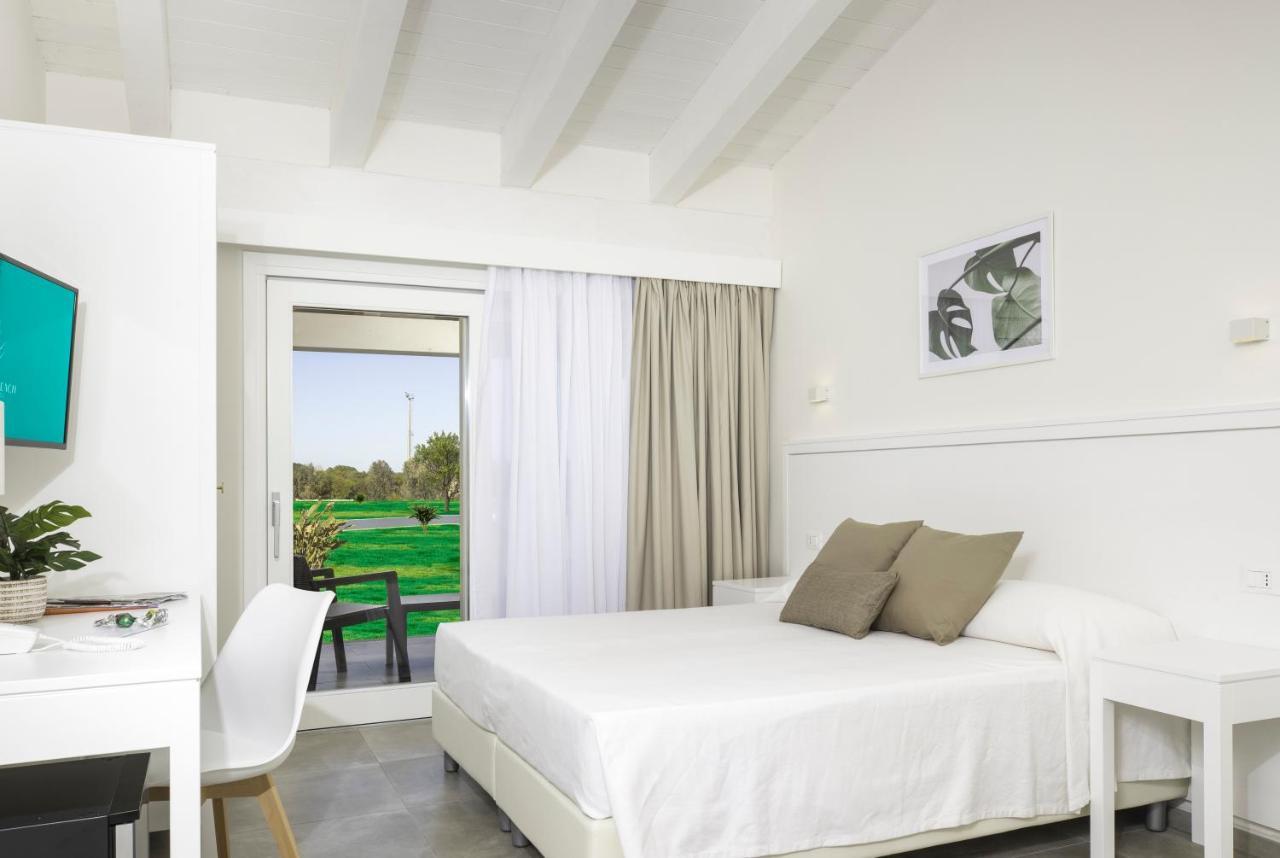 Hotel S'Arena Beach La Caletta Exterior photo