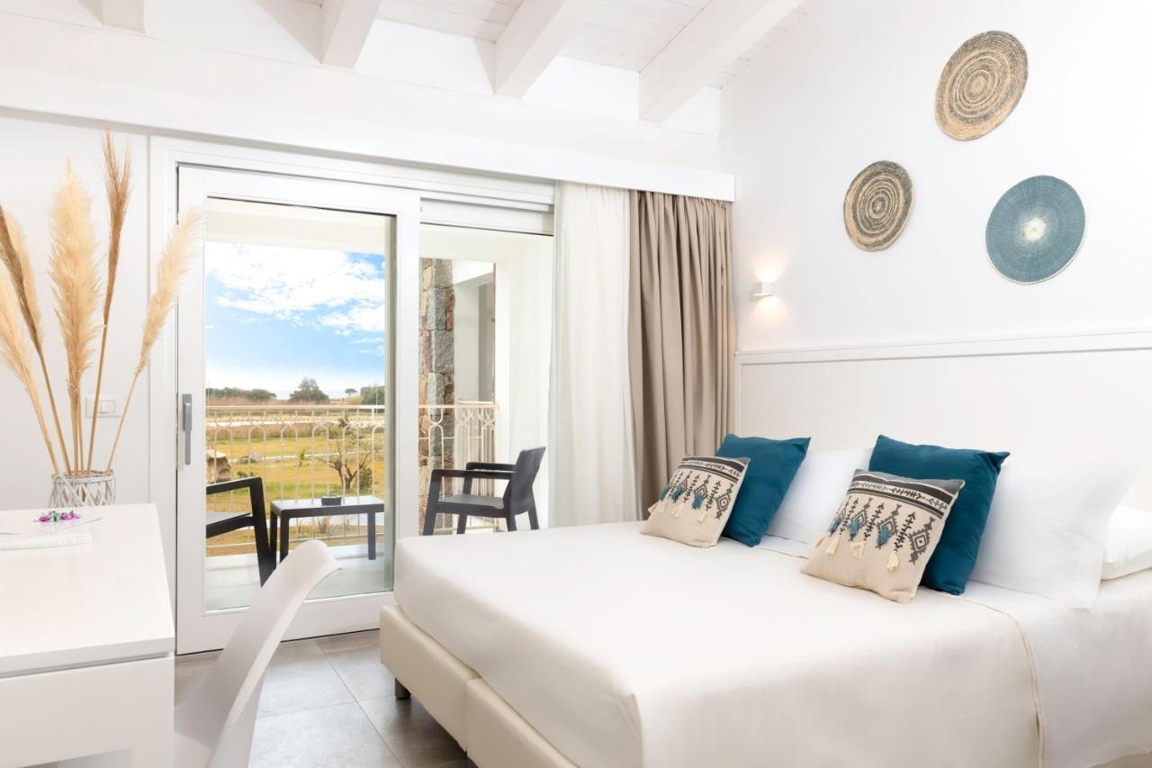Hotel S'Arena Beach La Caletta Exterior photo